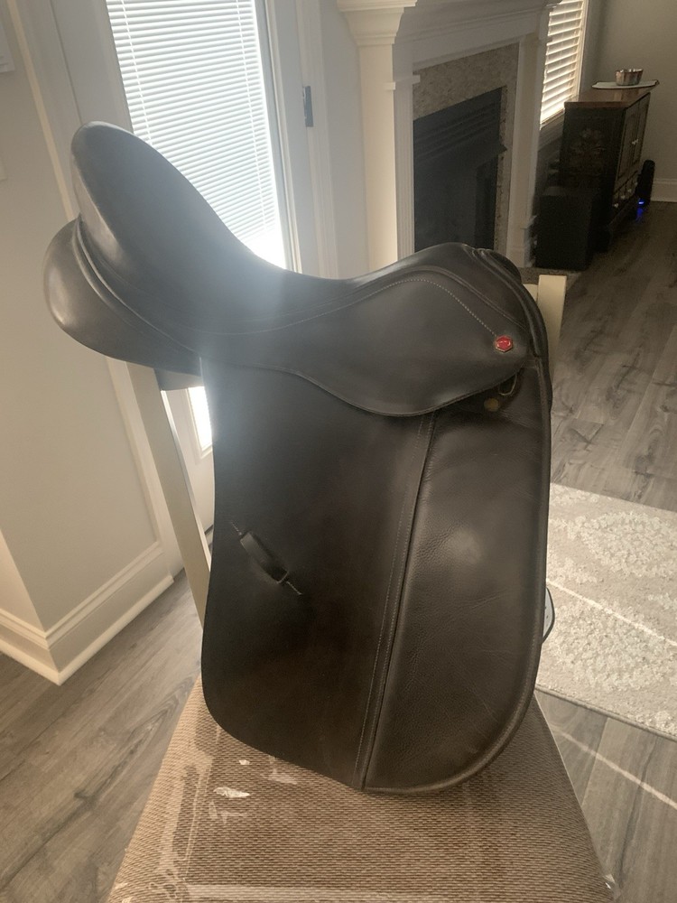 Albion Dressage Saddle