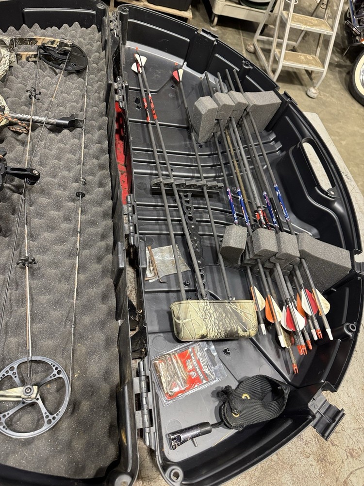 Diamond Iceman Bow Bowtech Compound Bow With Extras