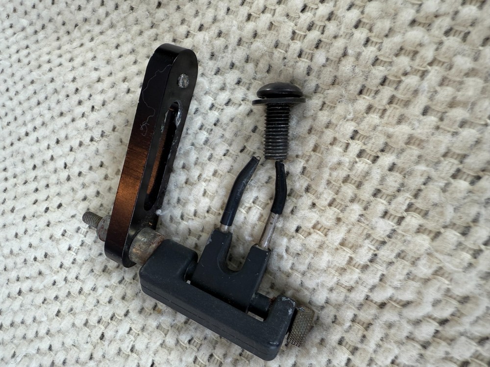 Cobra Archery Dual Prong Flipper Rest