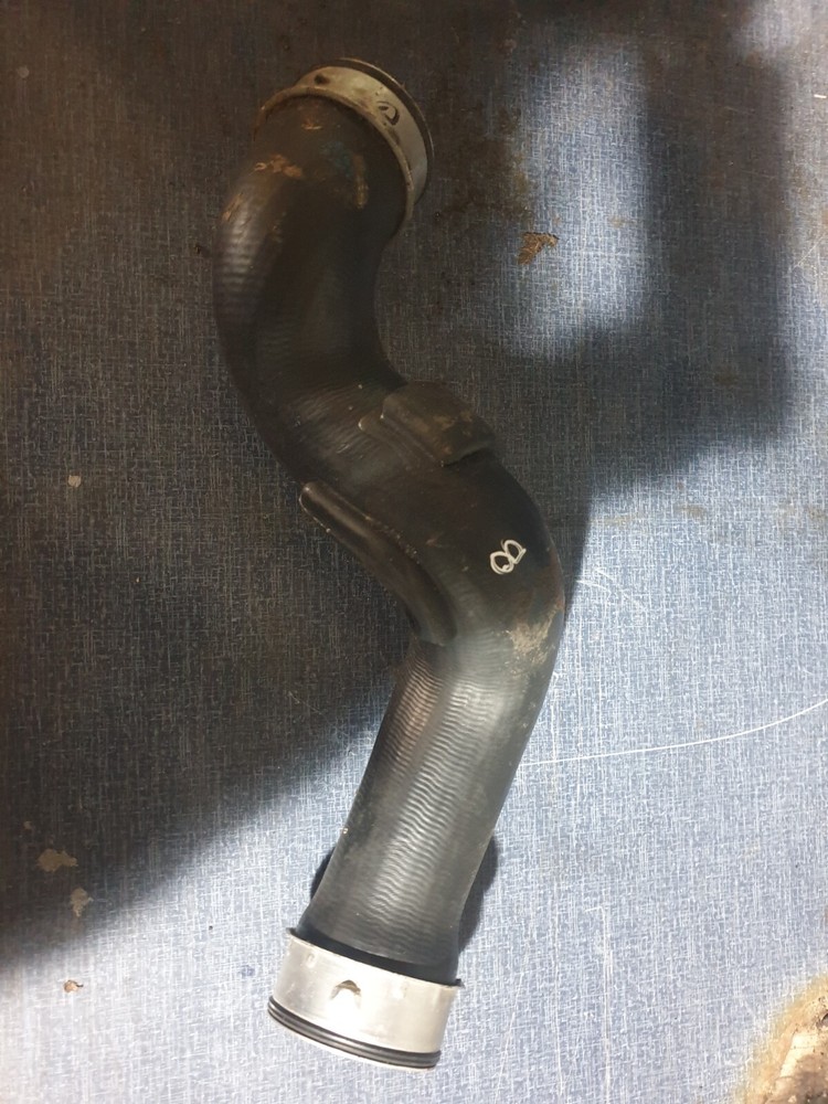 (TS) MERCEDES BENZ INTERCOOLER PIPE A203522082