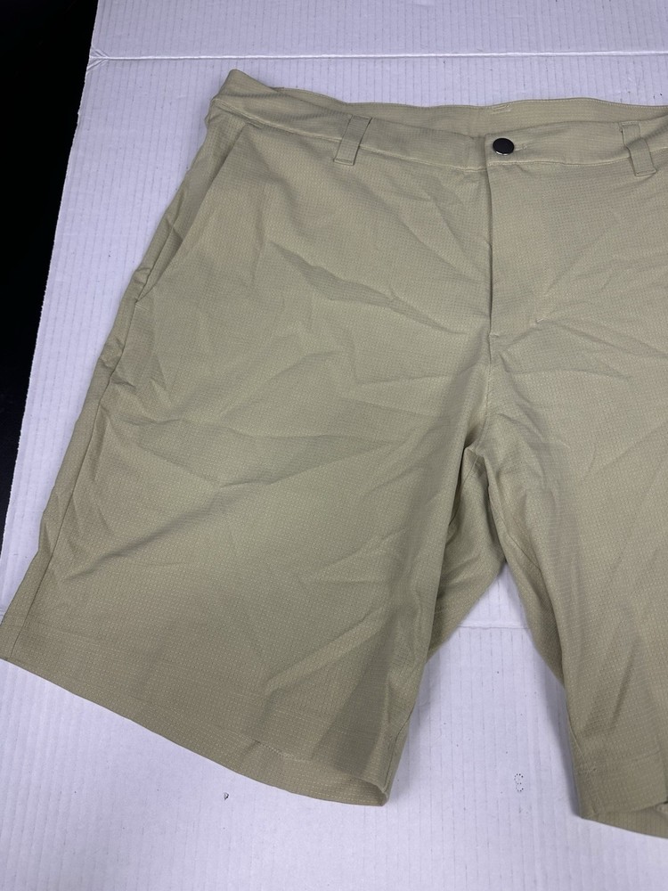 Lululemon Commission Short Classic 9” Ventlight Men’s Size 34 Dew Green