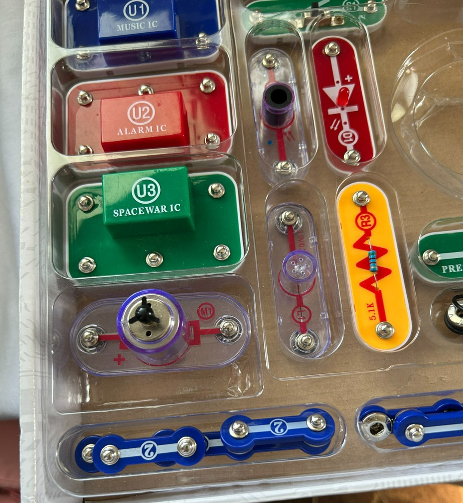 ELENCO Snap Circuits Jr SC-100 ALMOST COMPLETE w/Instruction Manual PLEASE READ!