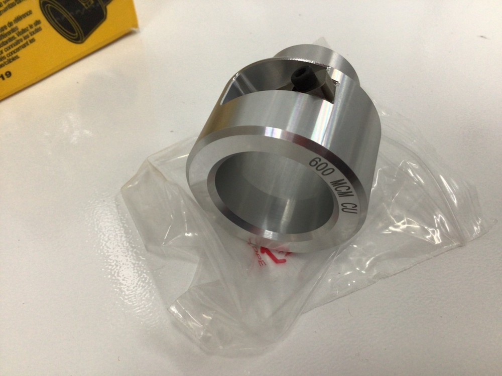 DeWALT DCE15119 Cable Stripper Bushing 600 MCM Max
