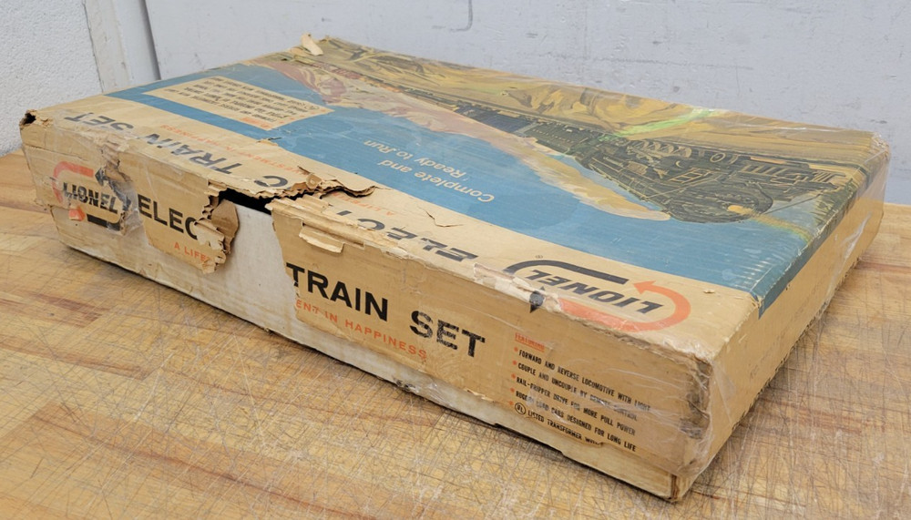 LIONEL STEAM FREIGHT TRAIN SET #11500 & BOX - USED
