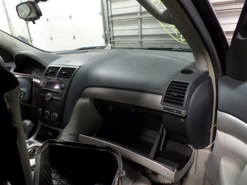 OUTLOOK 2008 Rocker Panel Moulding 9862738
