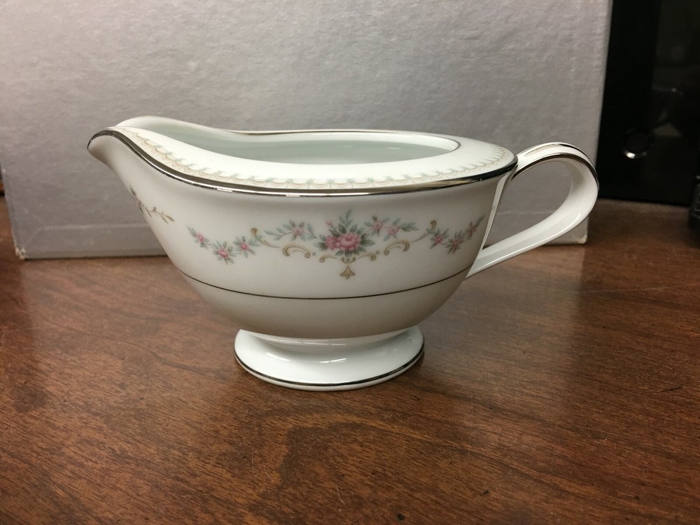 Noritake Fairmont Creamer # 6102
