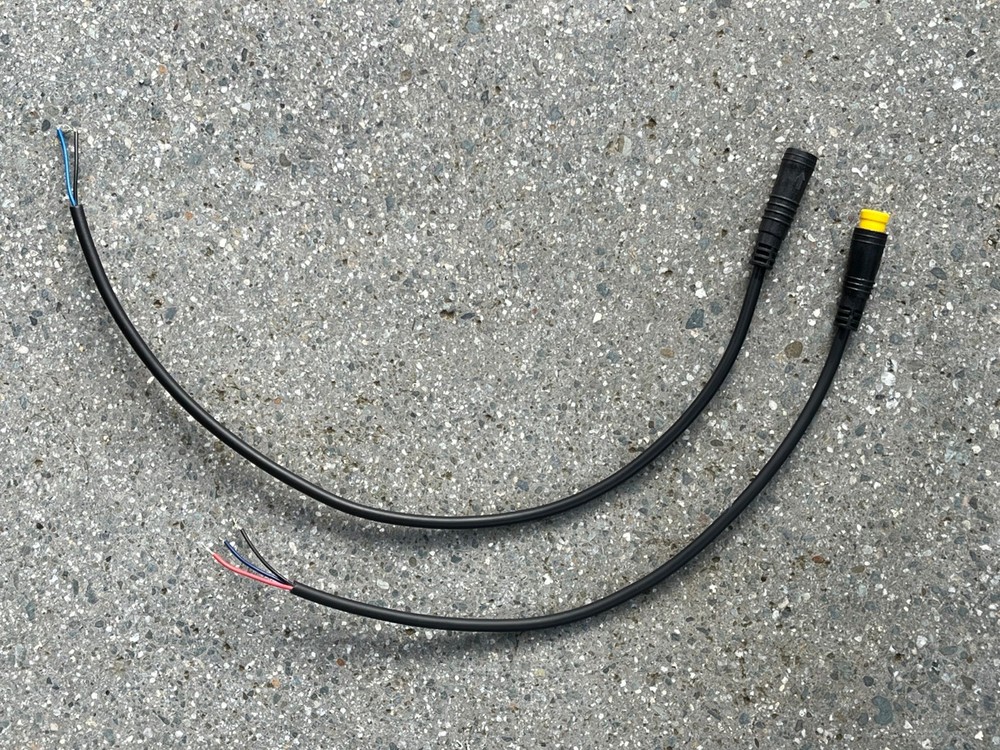 Hilleater DK226-2 handlebar light/horn switch for e-bikes. Higo input, output.
