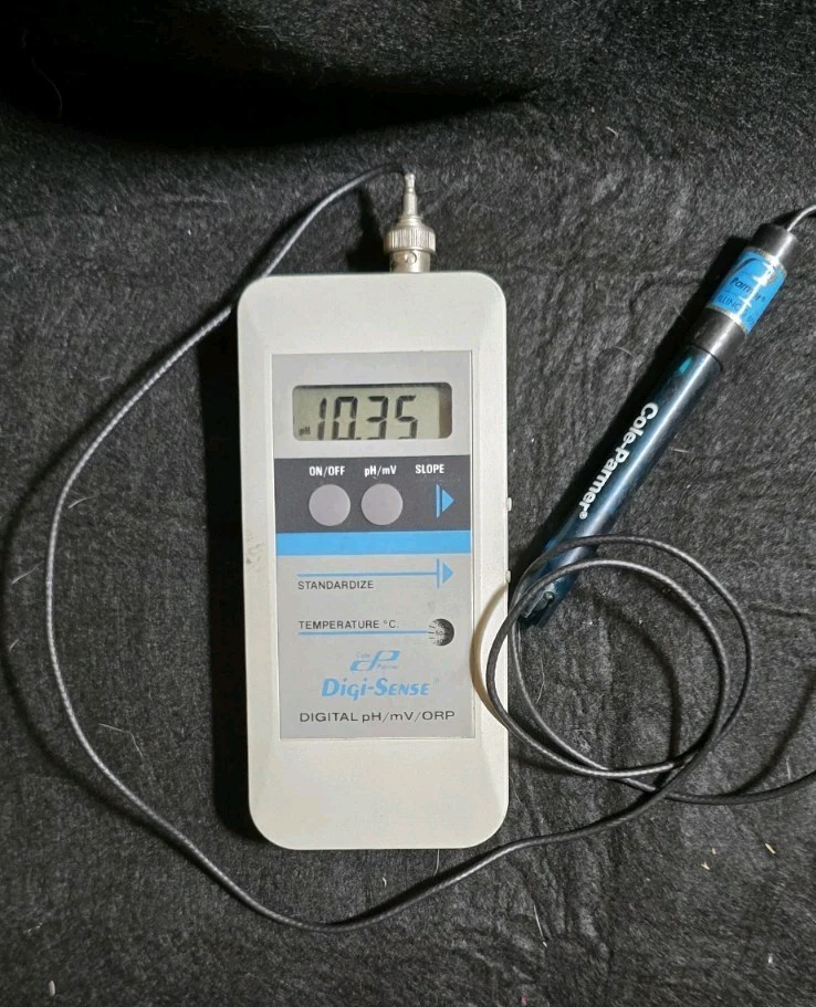 Cole-Parmer Digi-SENSE pH/mV/ORP Meter Digital pH Meter