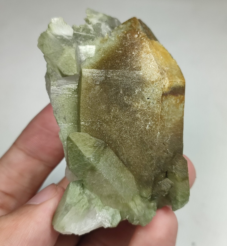 Chlorite Quartz Crystal Having Beautiful Growth-Pk