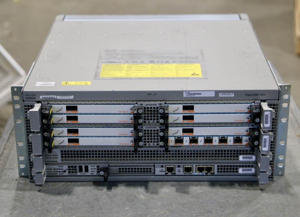 CISCO ASR1004 - Aggregation Services Router with Modules and PSUs