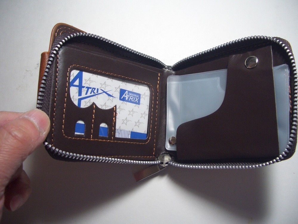 Zip around Bi-fold wallet with magnetic closure - Brown