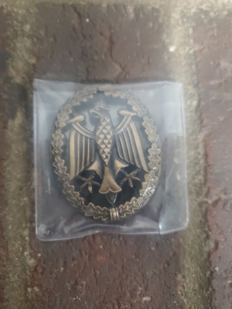 German Armed Forces Badge bronze, Authentic New