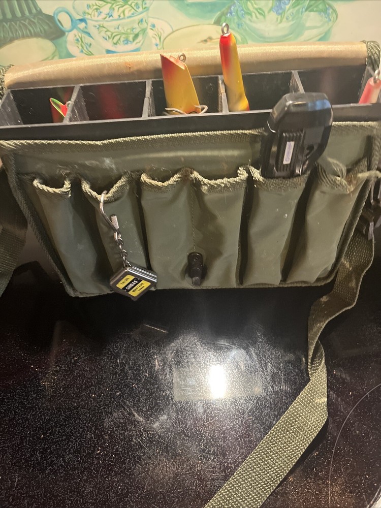 FISHING BELT LURE CASE