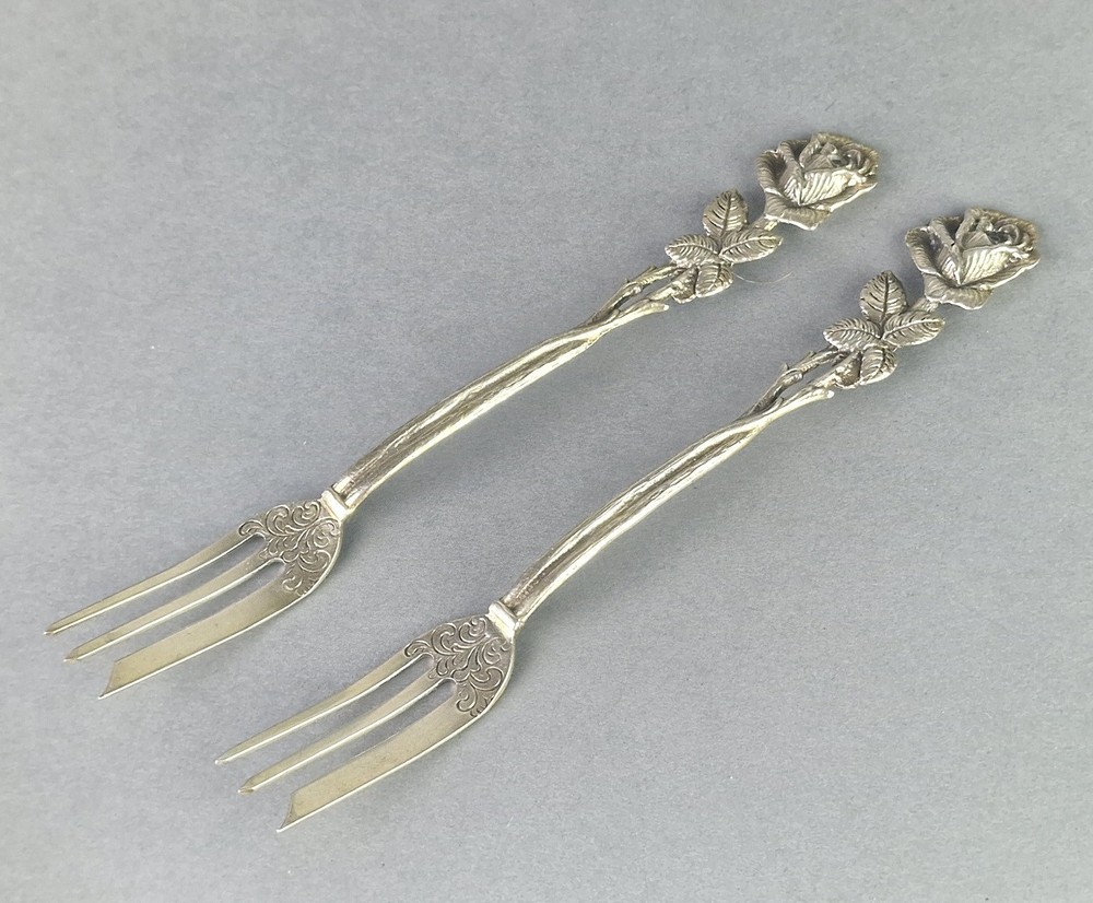 Cake Fork, Hildesheimer Rose, C. Widmann, 835 Silver R1515