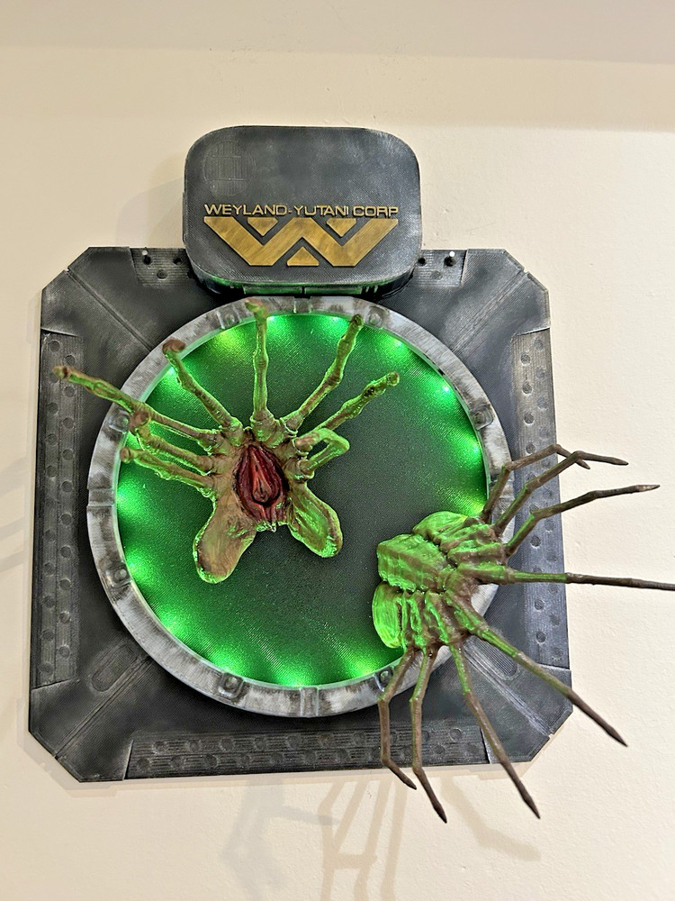 Alien Facehuggers Vent Wall Hanger LED Remote Control 16 Colour