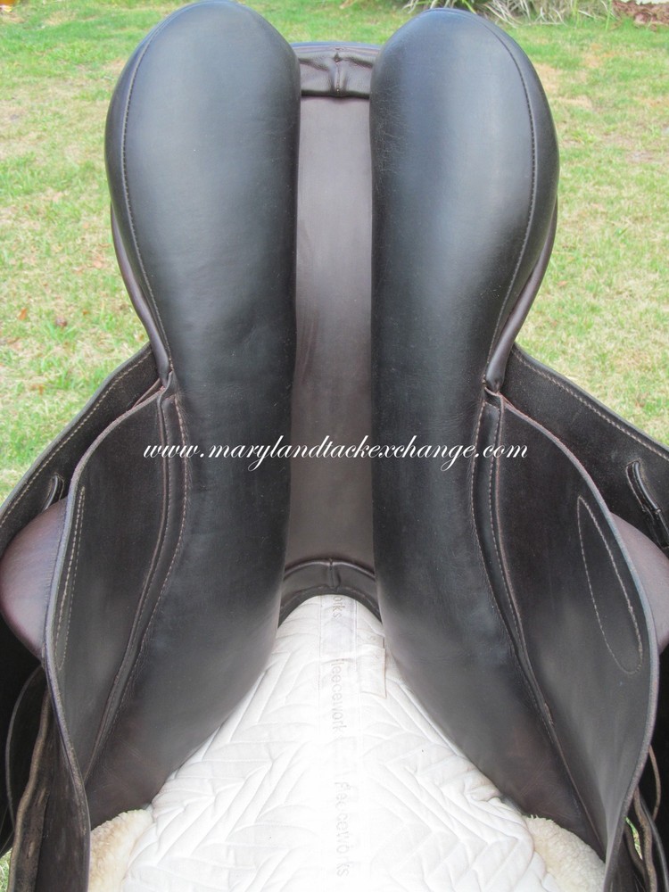 17.5" COUNTY INNOVATION close contact jumping saddle- MEDIUM TREE -2020 MODEL!