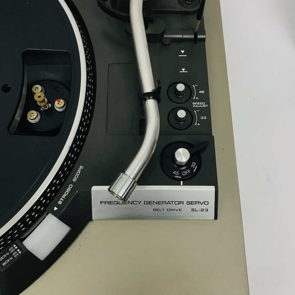Technics Panasonic Frequency Generator SL-23 Turntable, Powers On, For Parts