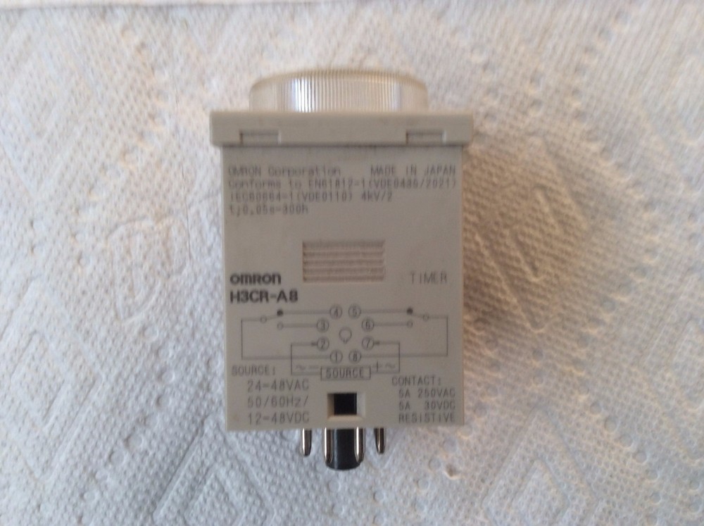 Omron H3CR-A8 Timer