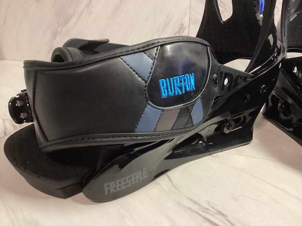 Burton Freestyle Men’s Snowboard Binding - Medium