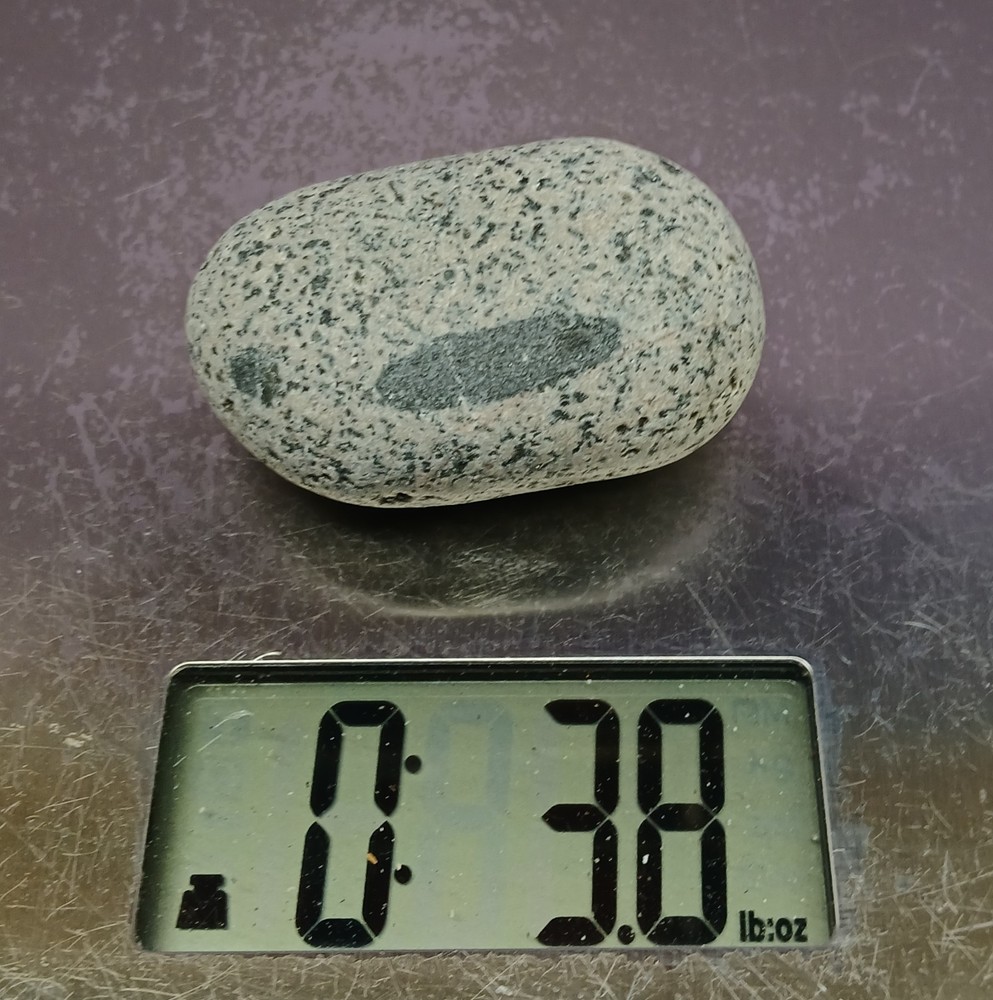 Fluorescent Sodalite (Yooperlite) - 3.8 oz. A Nice Bright Yooperlite