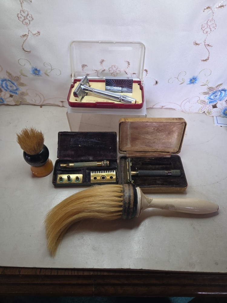 Vintage Gillette & Gem Razor Lot W/ Brushes *** READ ***