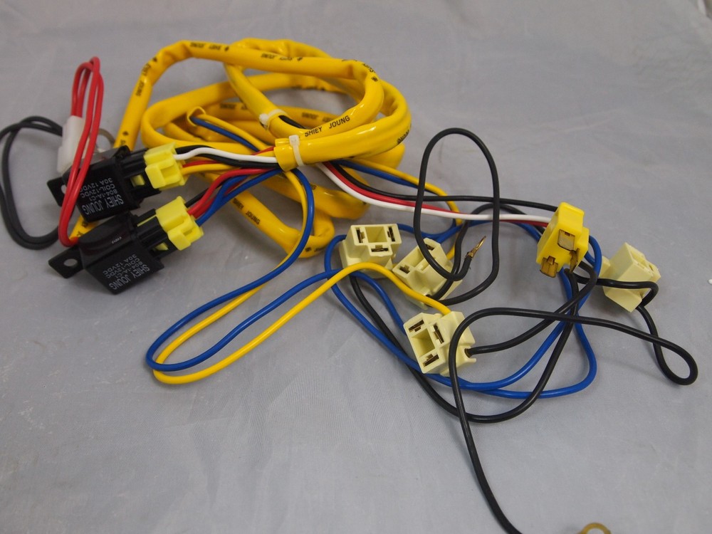 4-HEADLIGHT RELAY WIRING HARNESS H4 HEADLAMP LIGHT BULB SOCKET PLUGS SET