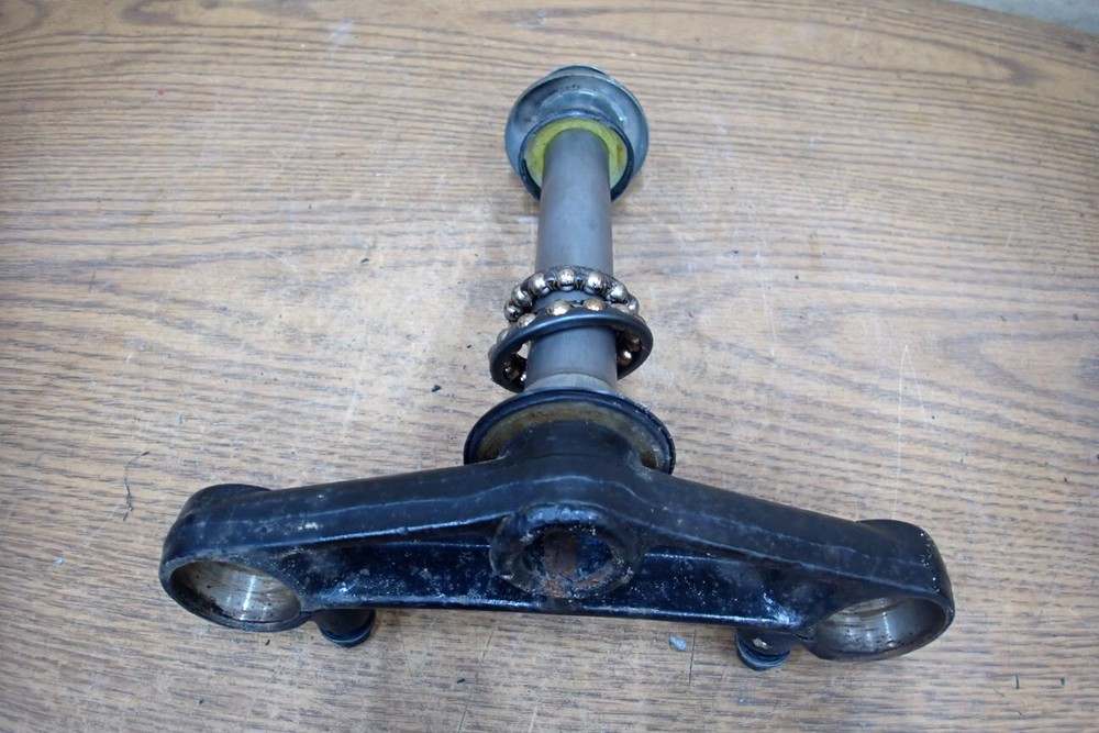2012 HONDA CB250R LOWER TRIPLE TREE STEERING STEM