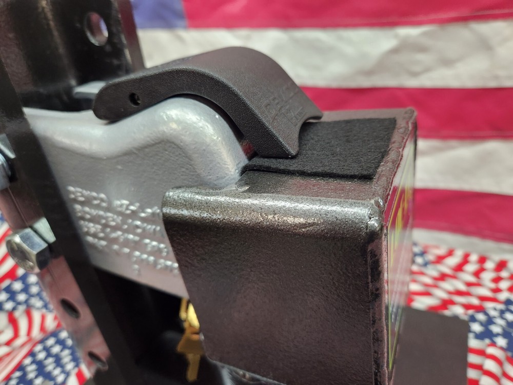 DEMCO STYLE EZ-LATCH COUPLER LOCK, FITS 2 5/16" CAST COUPLERS ONLY