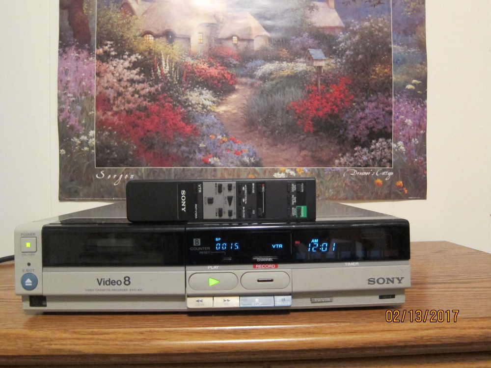Sony EVO-410 video 8mm vcr