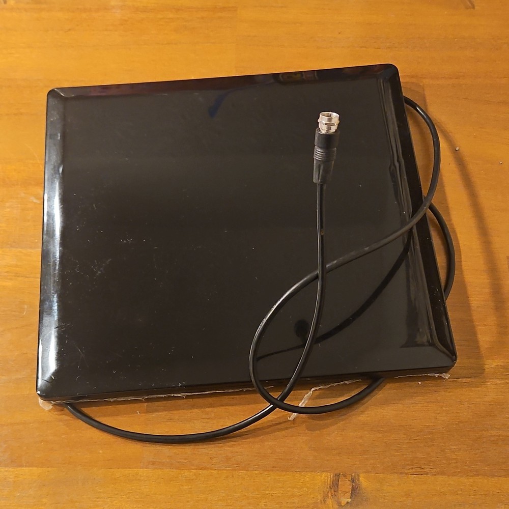 Flat Panel Black Square TV Antenna Model Plastic Material with Coaxial Cable