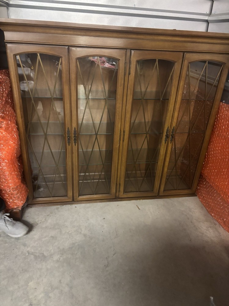 Dining Table - Can Fit A Total Of 6