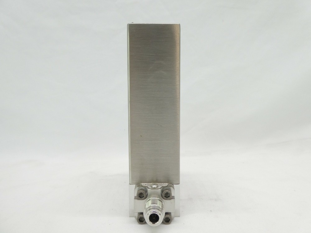 Celerity UFC-8165 Mass Flow Controller MFC AMAT 0190-24835 600cc He Working