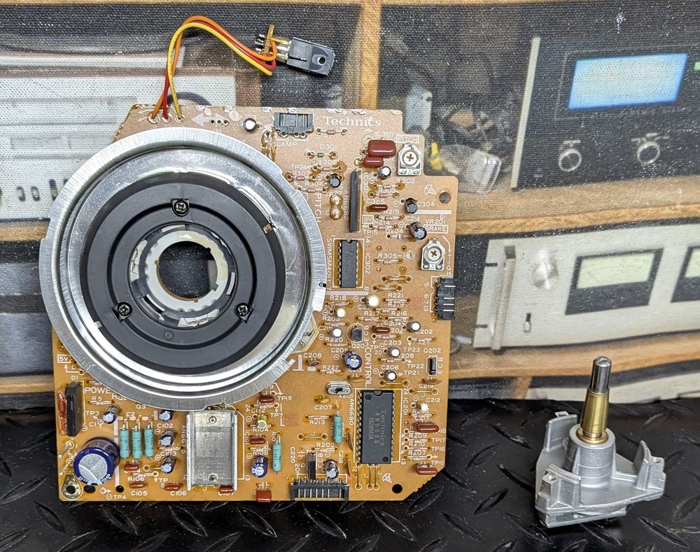 OEM motor board from Technics SL-1200 M3D turntable