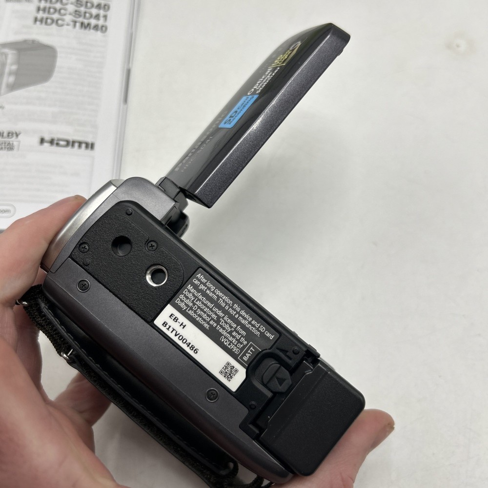 Panasonic HDC-SD41 Camcorder Boxed with Accessories Include Memory Card