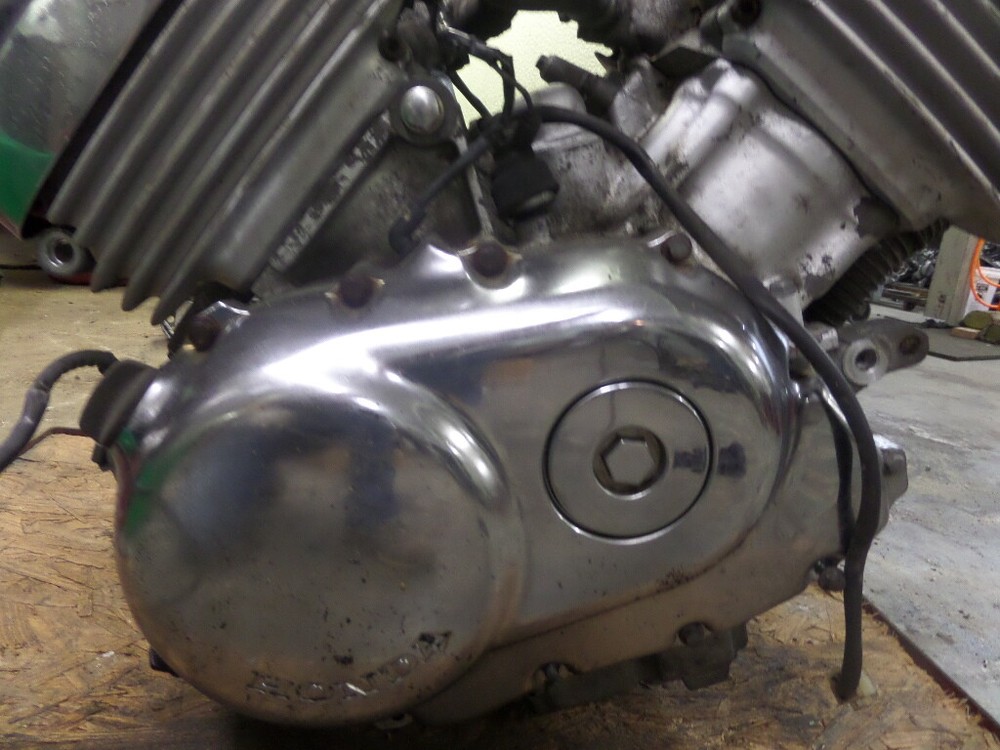 1994 HONDA MAGNA VF750C ENGINE UNKNOWN MILES HAS COMPRESSION.