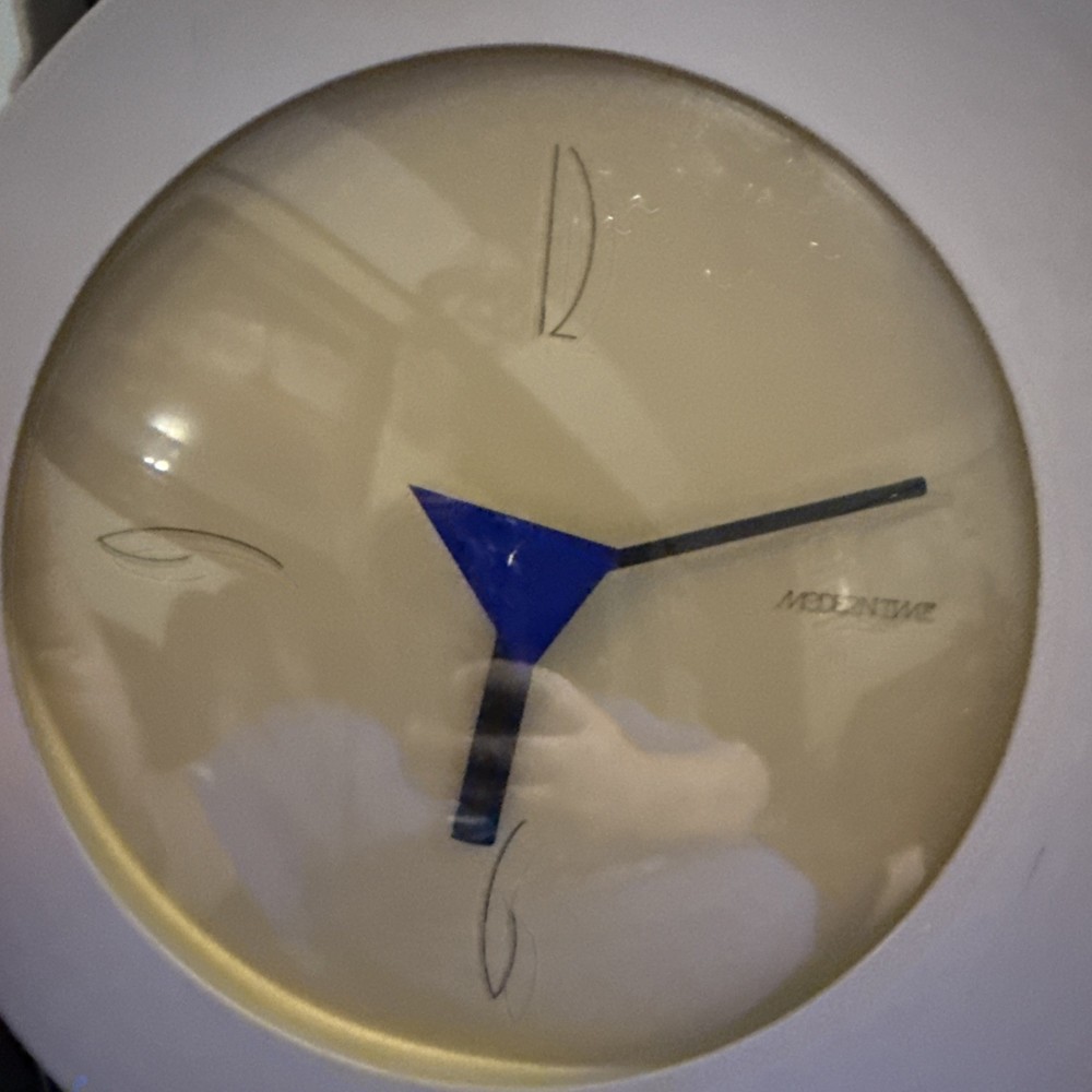 Battery Powered Mid Century Modern Style Wall Clock (Modern Time) On Face