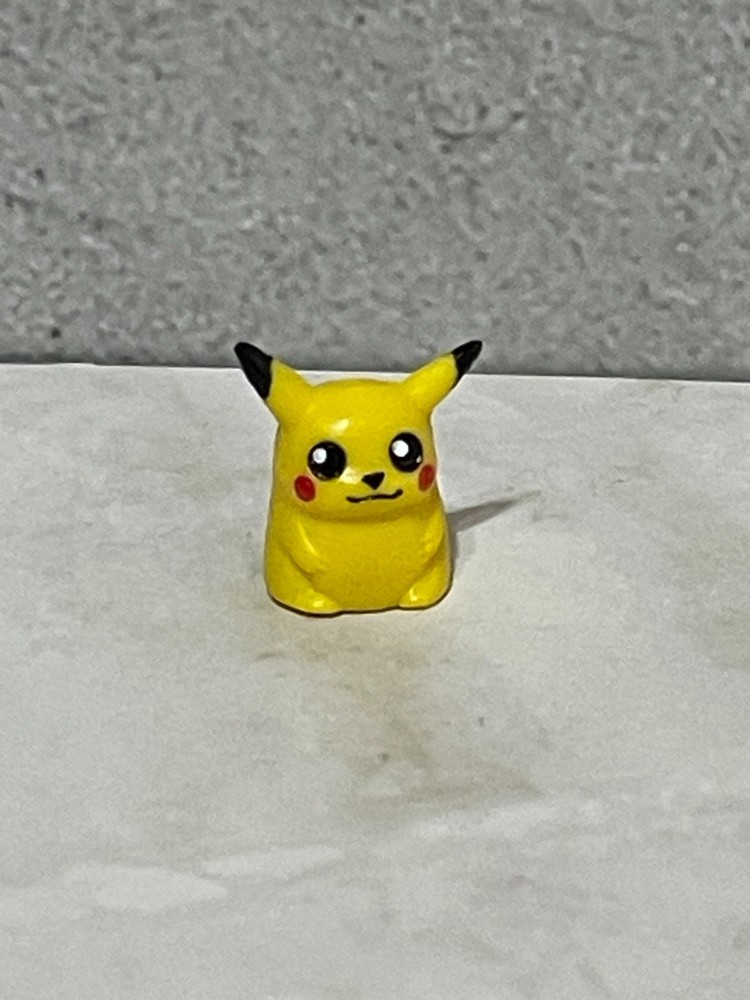 1999 Pokemon Gotta catch 'em all! Monopoly - Replacement Mover Pikachu