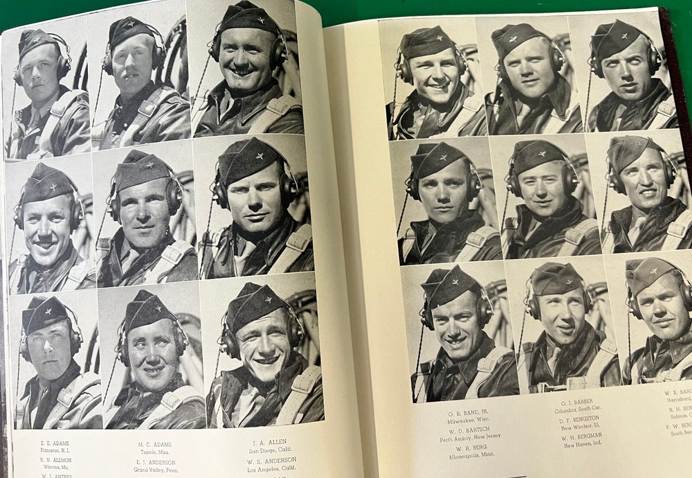 WAR EAGLE ARMY AIR FIELD PILOT CLASS BOOK 44-H