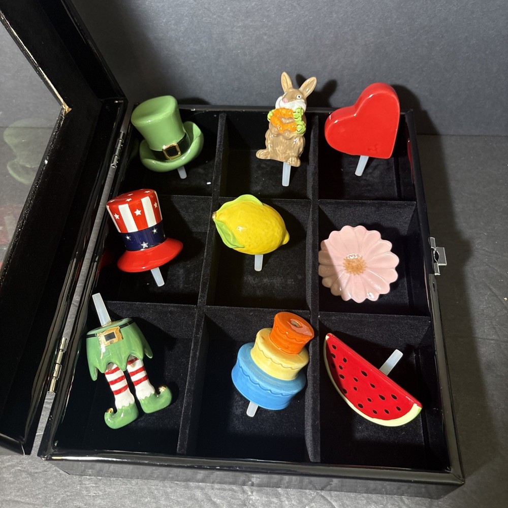 NORA FLEMING MINIS IN BOX 9 Pieces Stunning