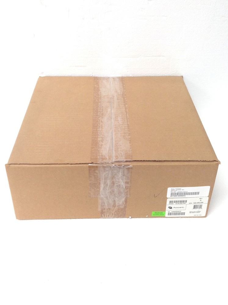 NEW Avocent Cybex SwitchView Model SC4UAD-001 Secure DVI/USB Switch