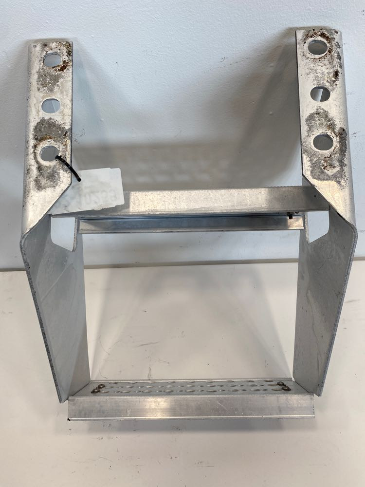 2005 International 9400i Frame Step (722-10255)