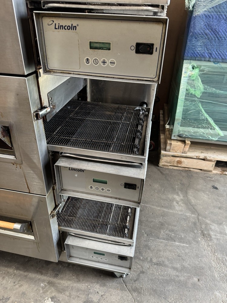 Lincoln Pizza Oven 1132