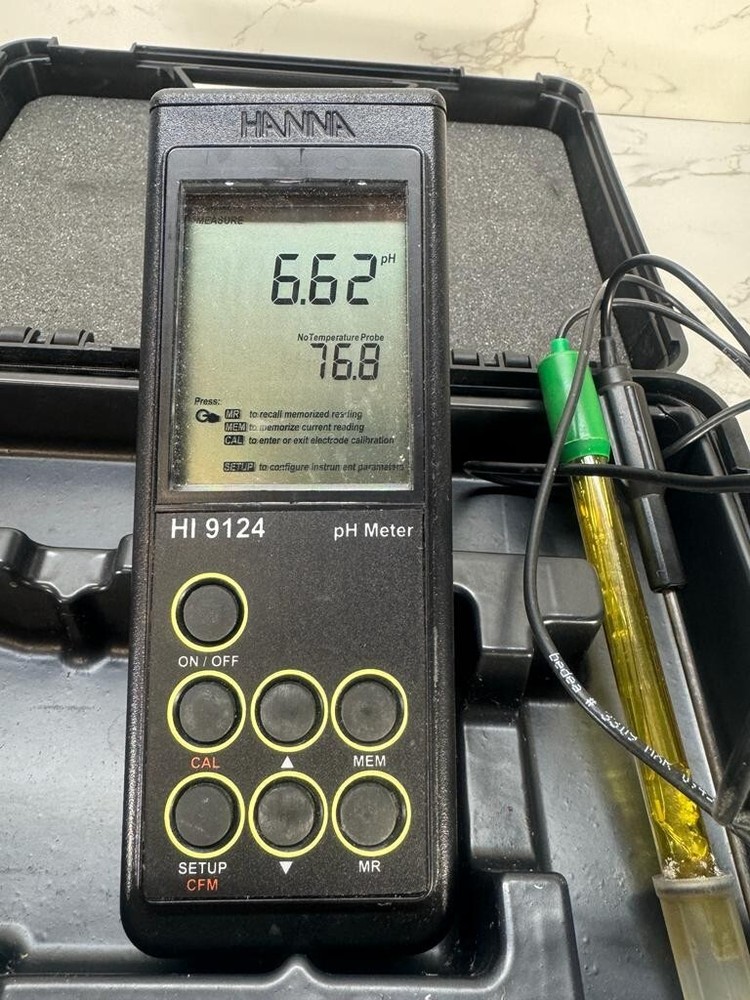 Hanna HI9124 Portable Waterproof PH Meter