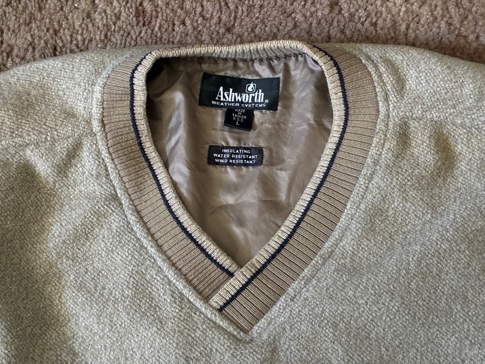 Ashworth Weather Systems water/wind resistant v-neck pullover-large