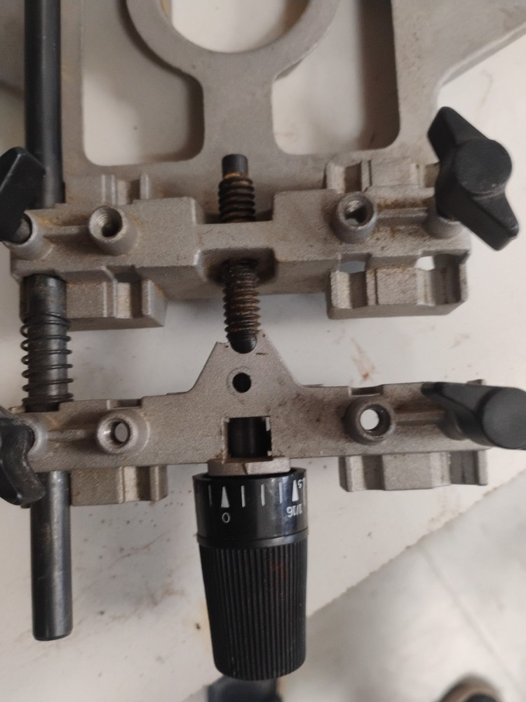 Bosch RA1054 Deluxe Router Guide,