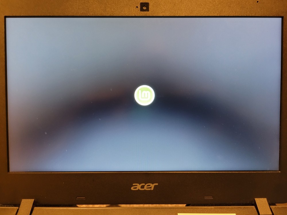 Linux Mint 21 Cinnamon "Vanessa" x64 Bootable on 4G USB Stick!