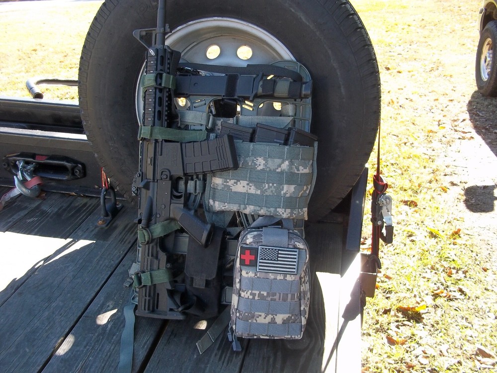 ONE ...MILITARY SURPLUS PACK FRAME MOLLE GREEN ARMY SEAT BACK ORGANIZER --USED