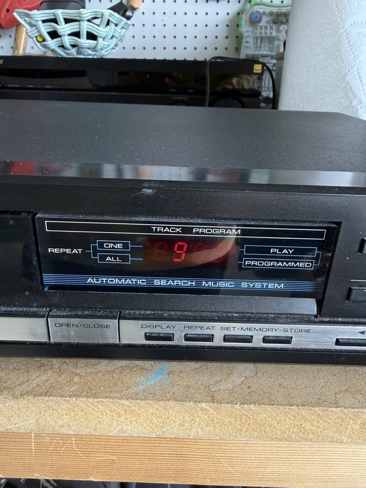 Vintage 1987 Realistic CD-2300 CD Player Tested And Working.