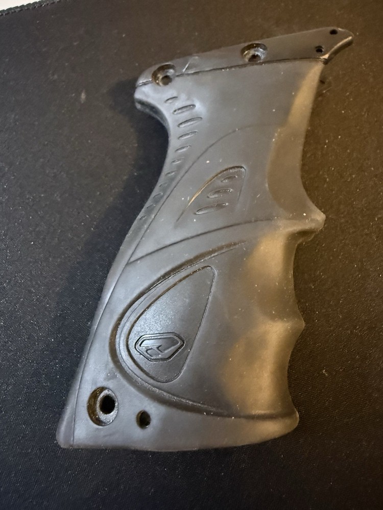 Dye Rize CZR Grips