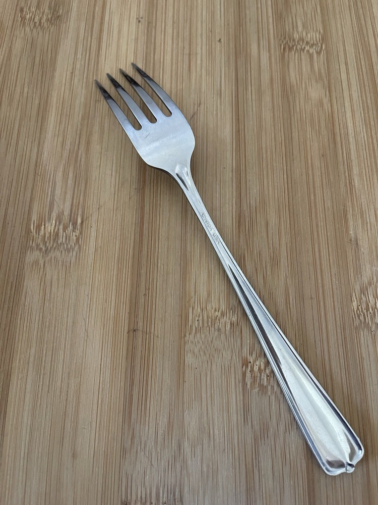 Oneida GALA IMPULSE Stainless Glossy Center Line Bead Tip DINNER FORK 7.25"